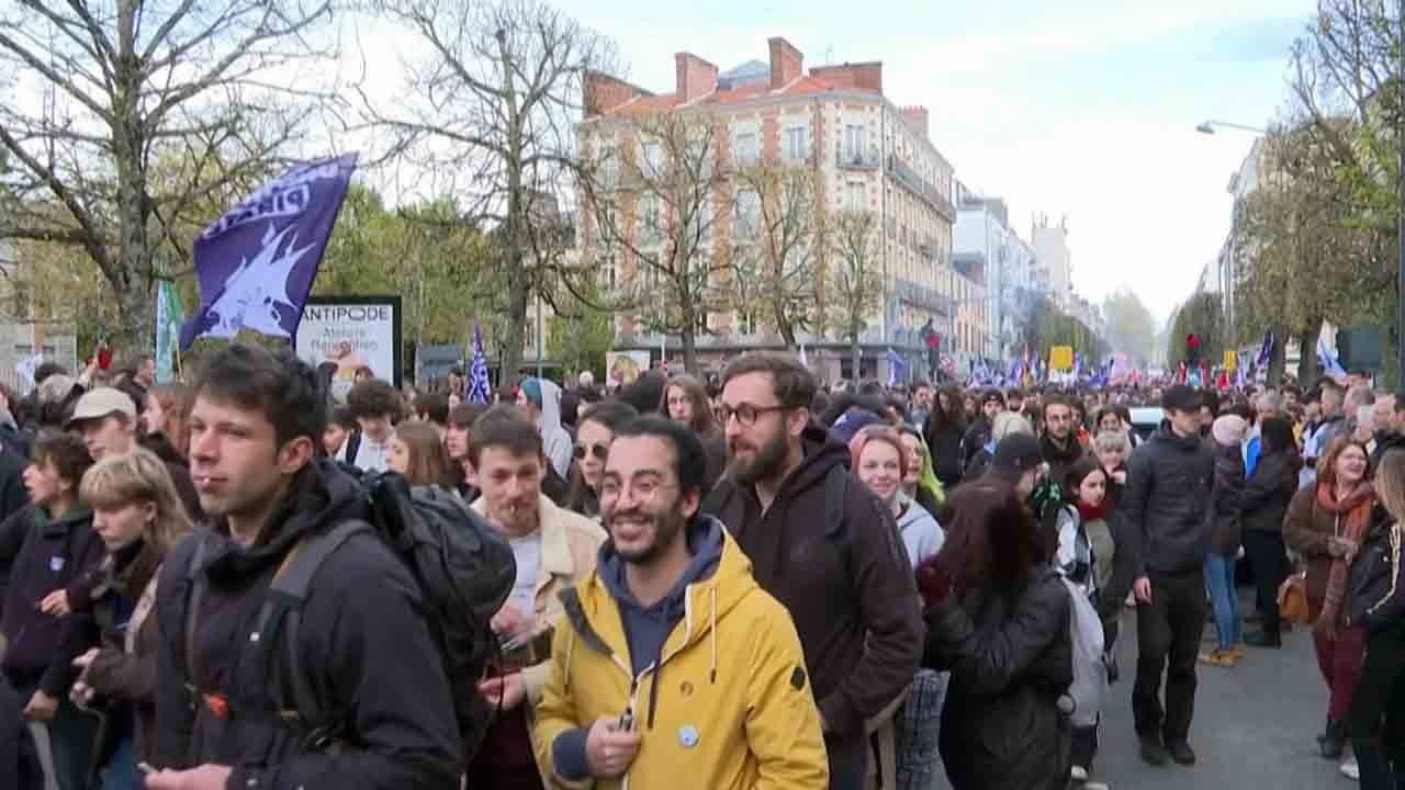 A Las Calles En Francia Contra La Reforma De Las Pensiones