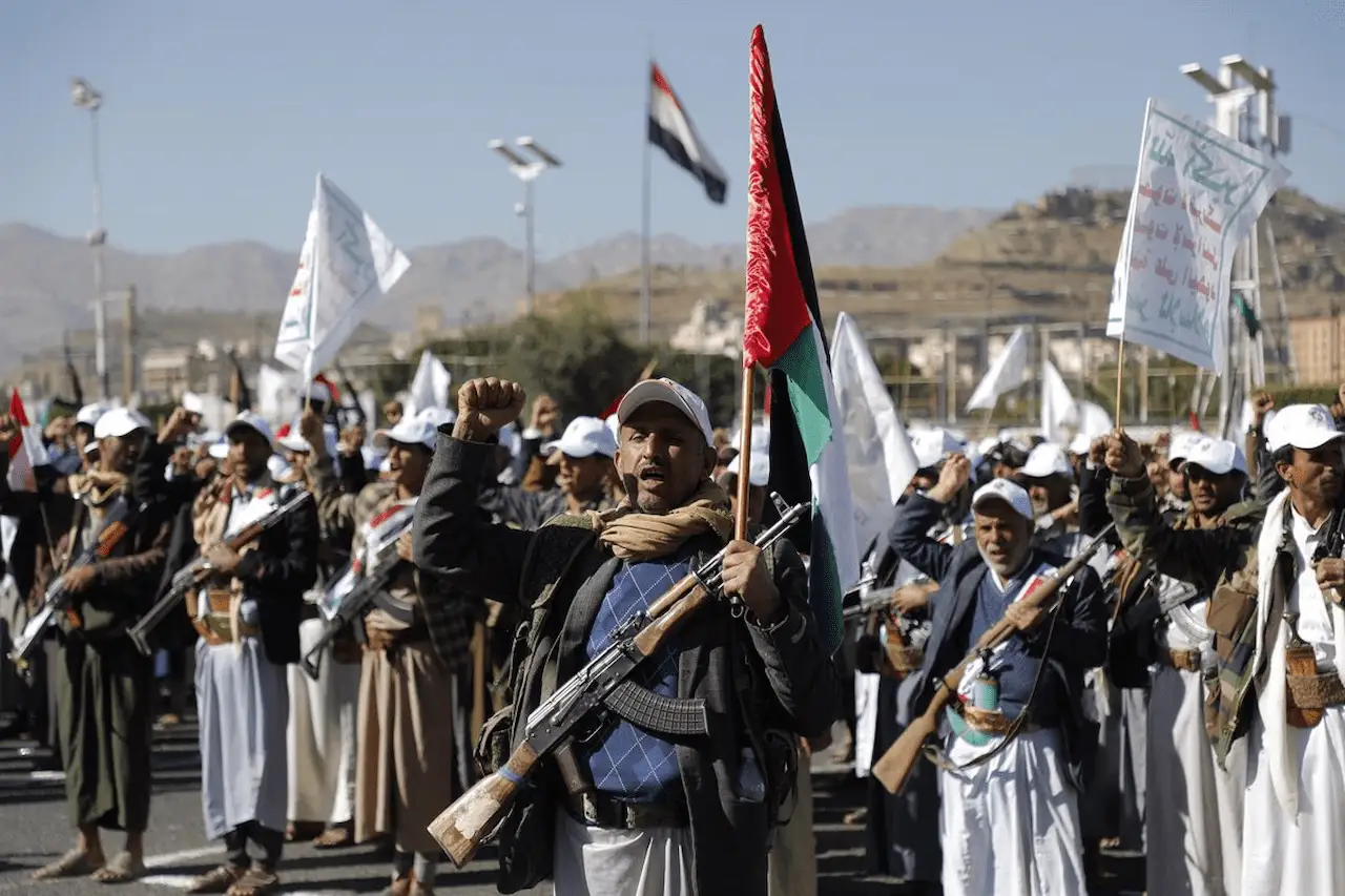 Rebeldes hutíes de Yemen durante una protesta a favor del pueblo palestino en Saná / Foto: EP