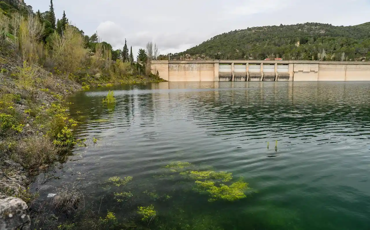 Bajan las zonas en sequía prolongada en España. Embalse de Entrepeñas / Foto: EP