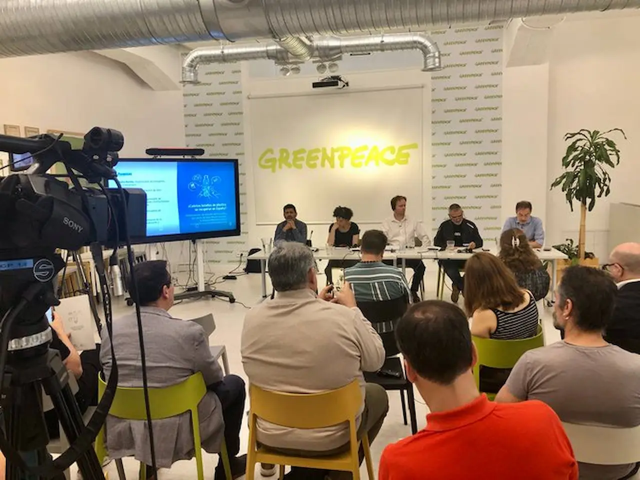 Presentación del estudio de sobre la recogida separada de botellas de plástico en España / Foto: Greenpeace