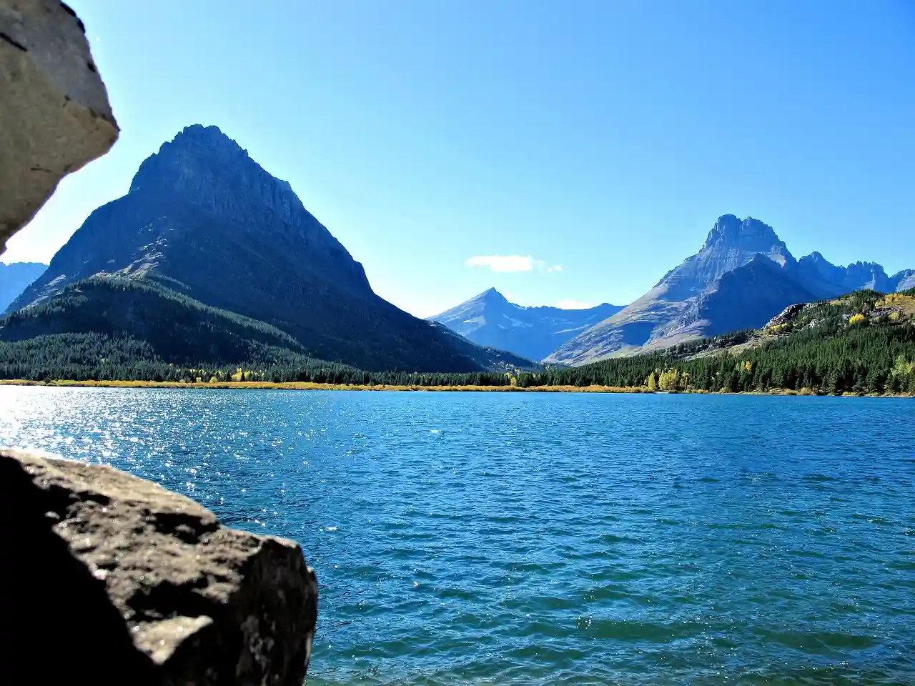 El calentamiento antropogénico causa graves perturbaciones en los ecosistemas de los lagos. Waterton Lakes (Canadá) / Foto: PB