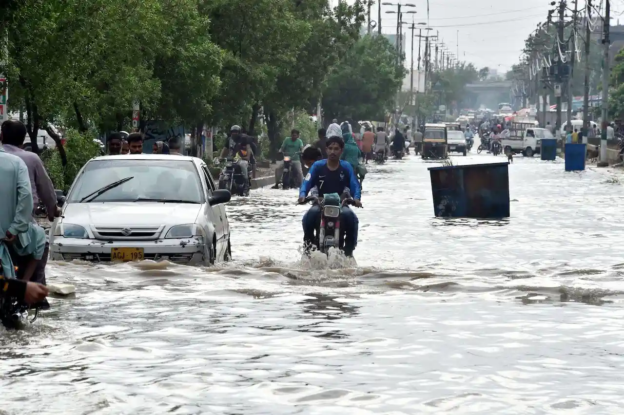 Fuertes inundaciones en la ciudad portuaria de Karachi, en el sur de Pakistán / Foto: Ahmad Kamal - EP