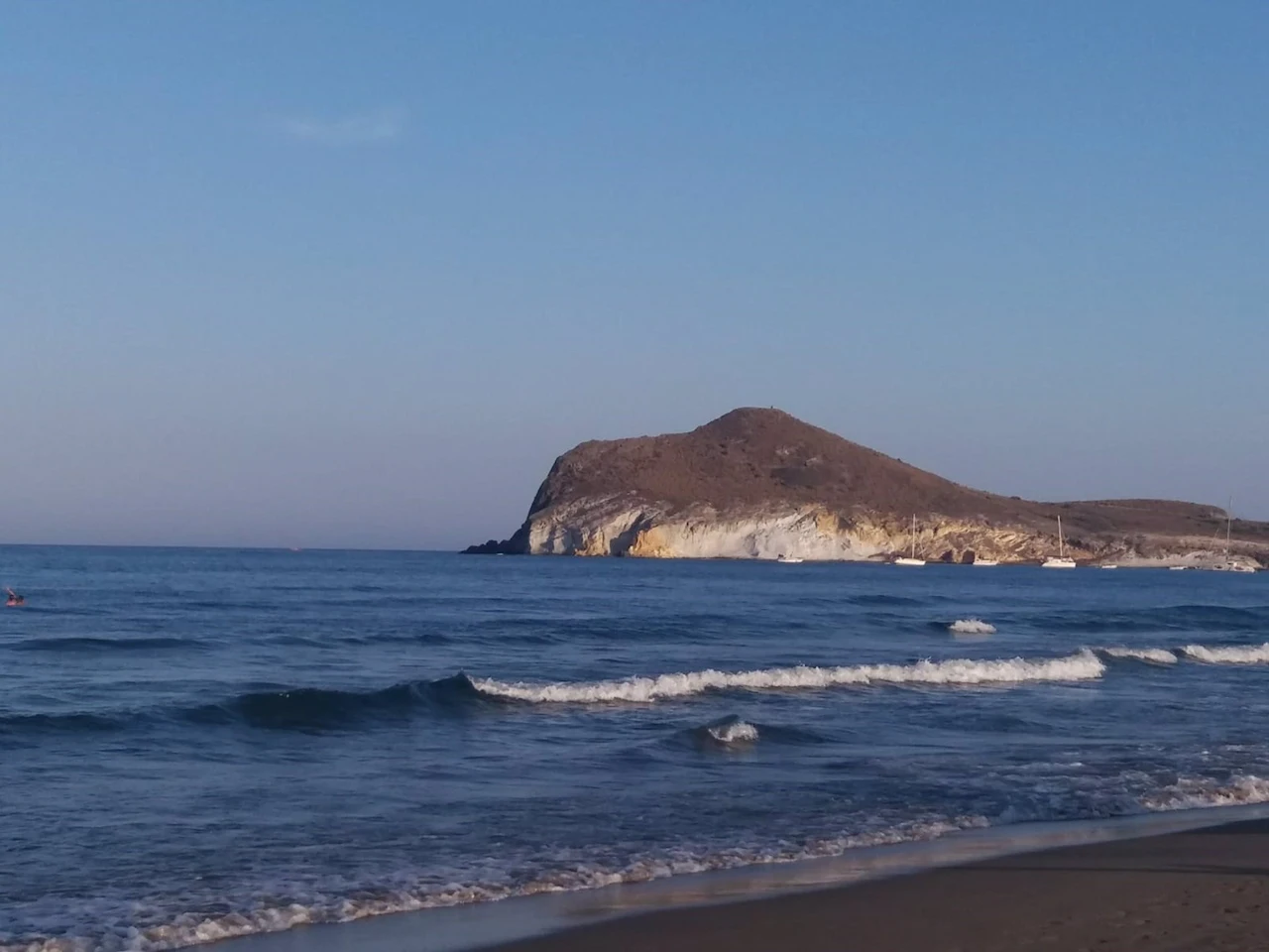 La temperatura del Mediterráneo ha aumentado un grado en diez años. Playa de Genoveses, en el Parque Natural de Cabo de Gata-Níjar / Foto: EP