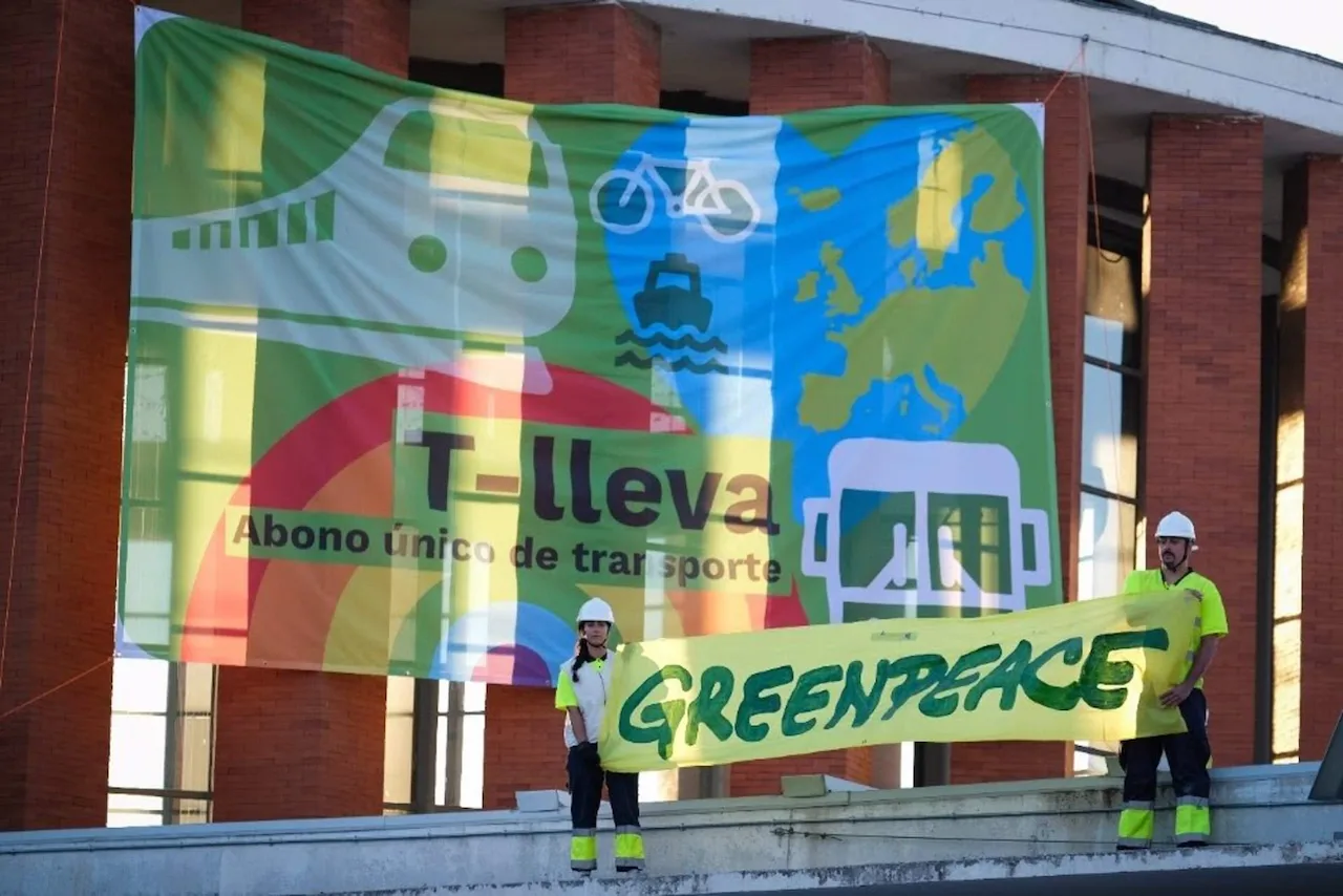 El 'T-lleva', un abono único de transporte / Foto: Greenpeace