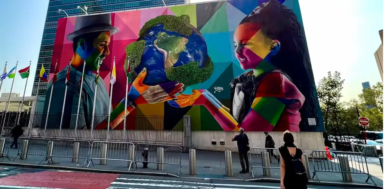 Cumbre del Futuro 2024: días 22 y 23 de septiembre. Mural del artista Eduardo Kobra ante la sede de Naciones Unidas en Nueva York /Foto: United Nations