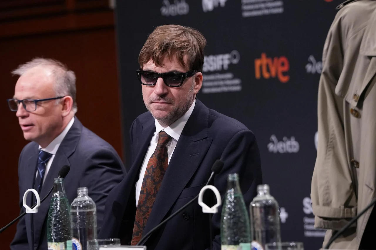 El director Albert Serra durante la rueda de prensa del documental ‘Tardes de soledad’, en el Festival de Cine de San Sebastián / Foto: EP