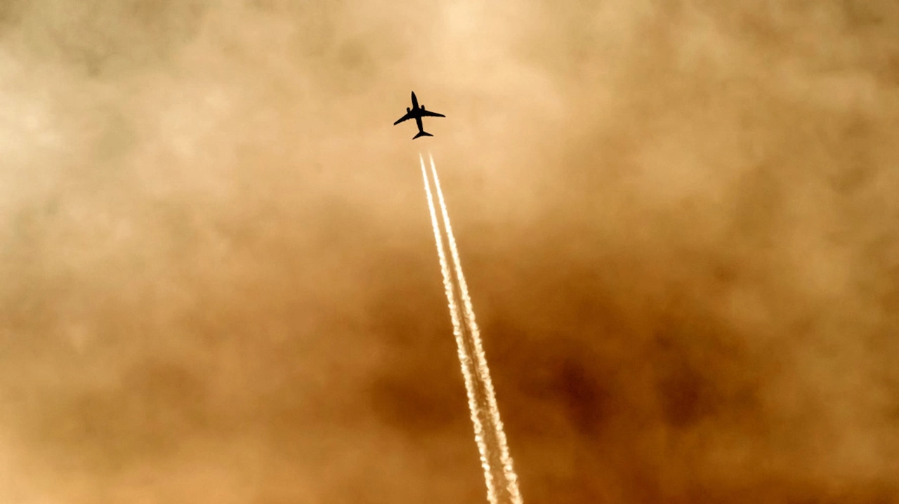 'Por el fin de la exención fiscal del combustible de aviación en la UE' / Foto: Ecologistas en Acción