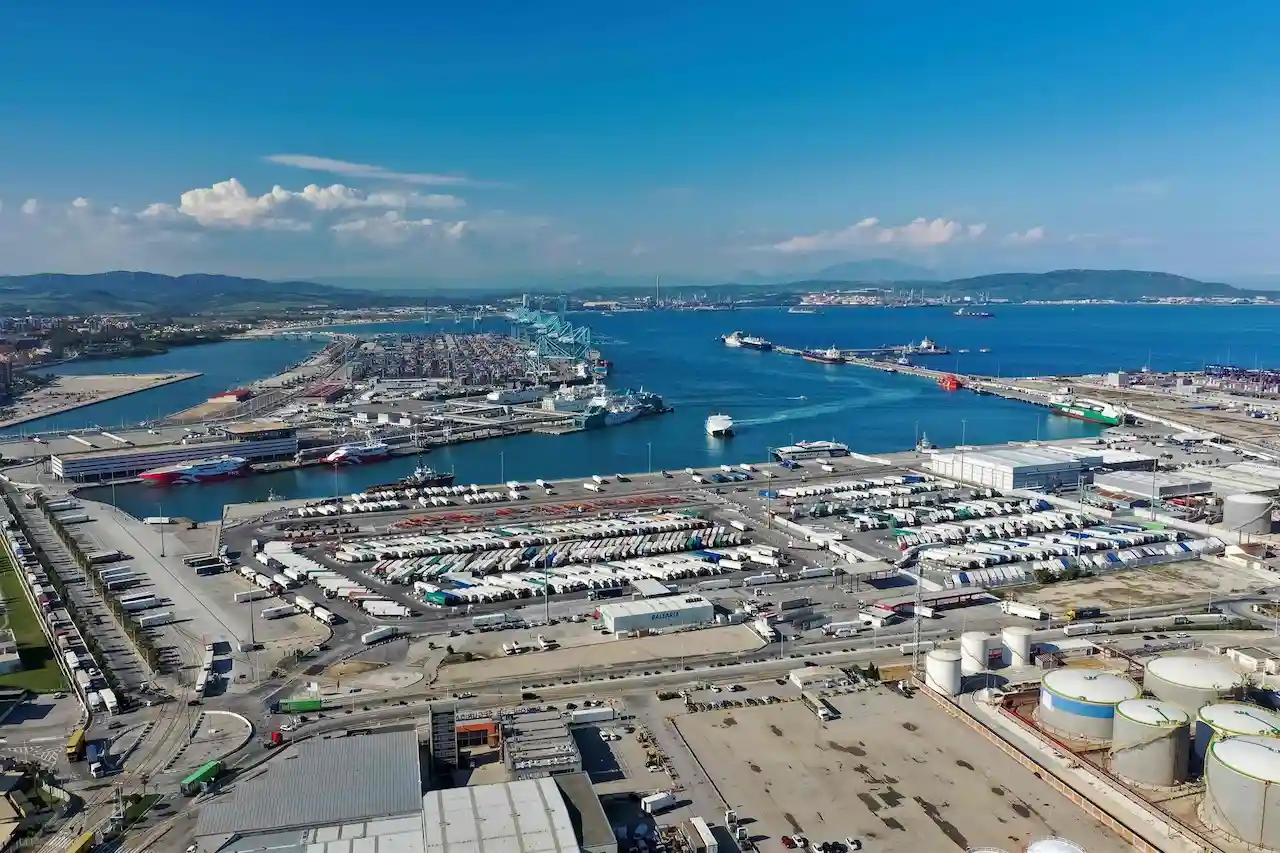 Puerto de Algeciras donde atracó el buque dañado / Foto: EP