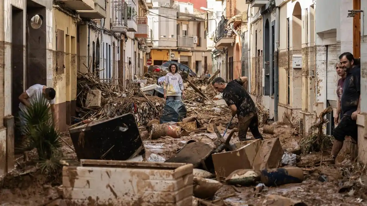 Ecologistas piden especial cuidado en la gestión de los residuos generados por la DANA / Foto: EP