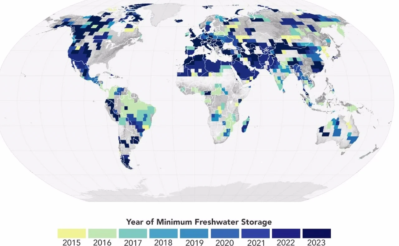 El almacenamiento de agua dulce terrestre alcanzó mínimos / Imagen: NASA Earth Observatory