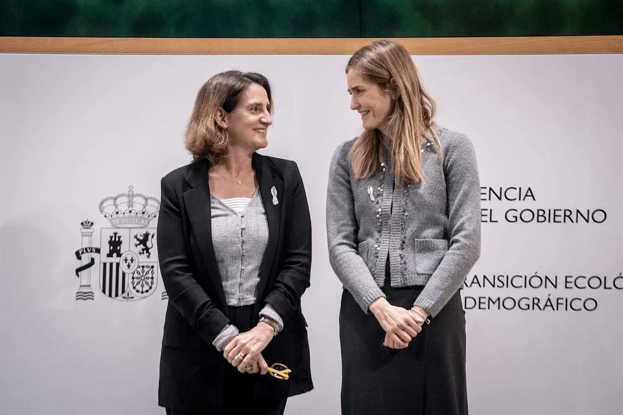 Teresa Ribera entrega el Ministerio a Sara Aagesen, exsecretaria de Estado de Energía, el 25 de noviembre de 2024, en Madrid / Foto: EP