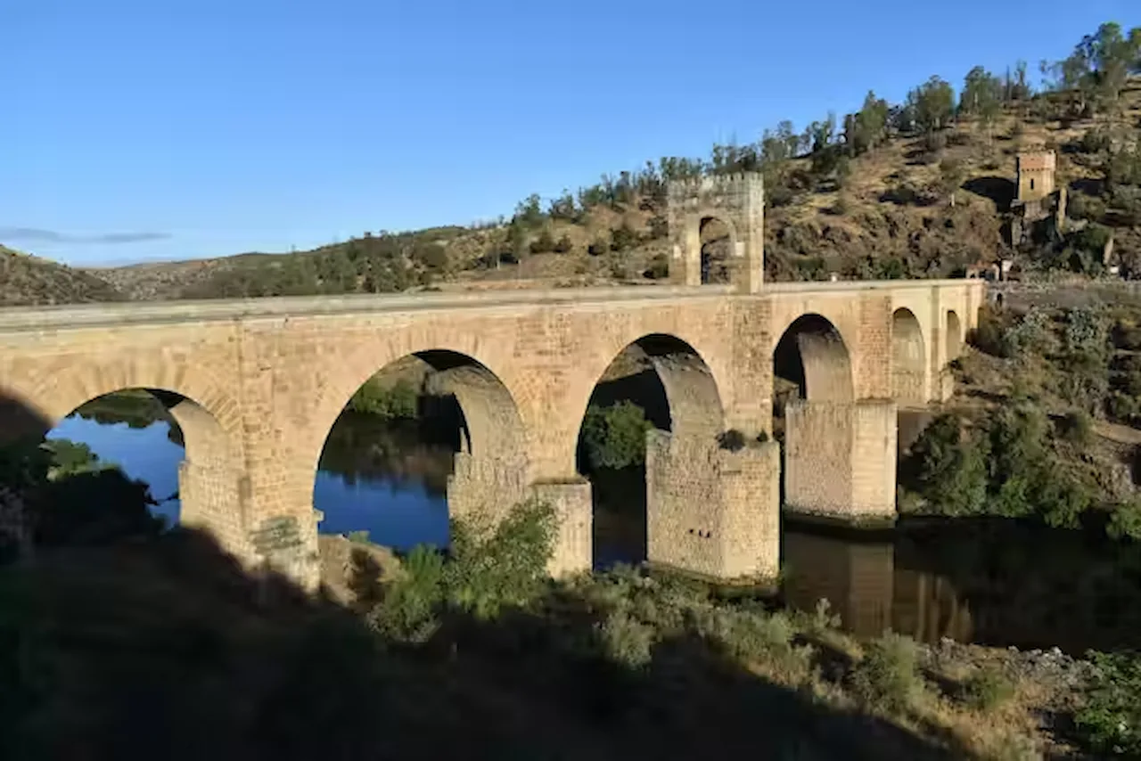 Puente de Alcántara, Cáceres (España), calzadas romanas / Foto: Wikimedia Commons