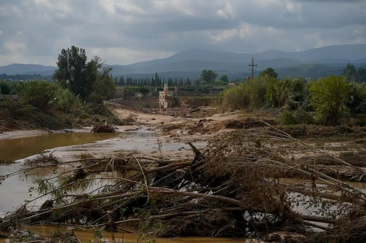 Los eventos climáticos extremos entre los mayores riesgos para 2025. Dana de València, río Turia / Foto: EP