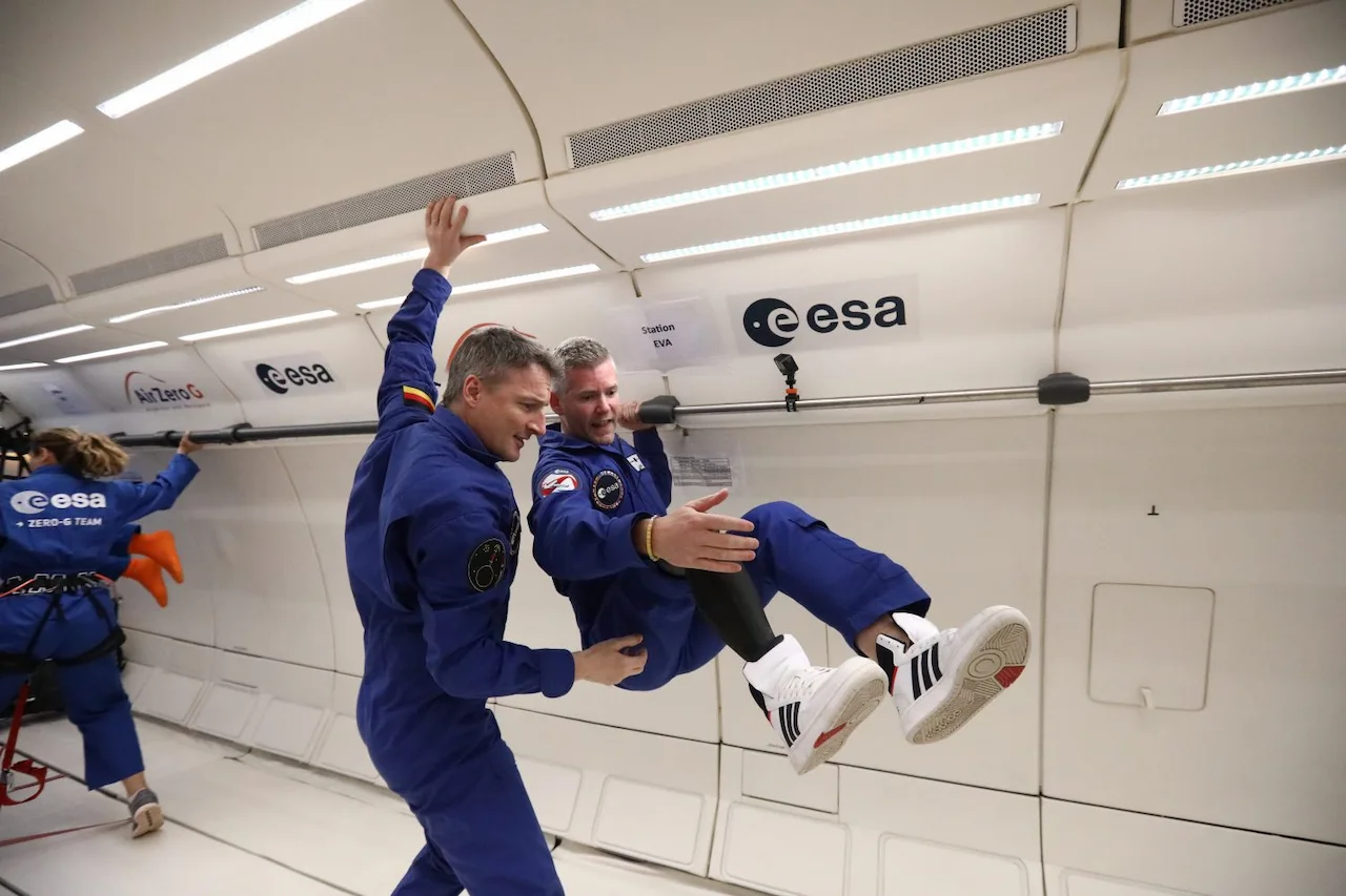 John McFall durante un entrenamiento de vuelo parabólico. Apto para volar al espacio / Foto: ESA