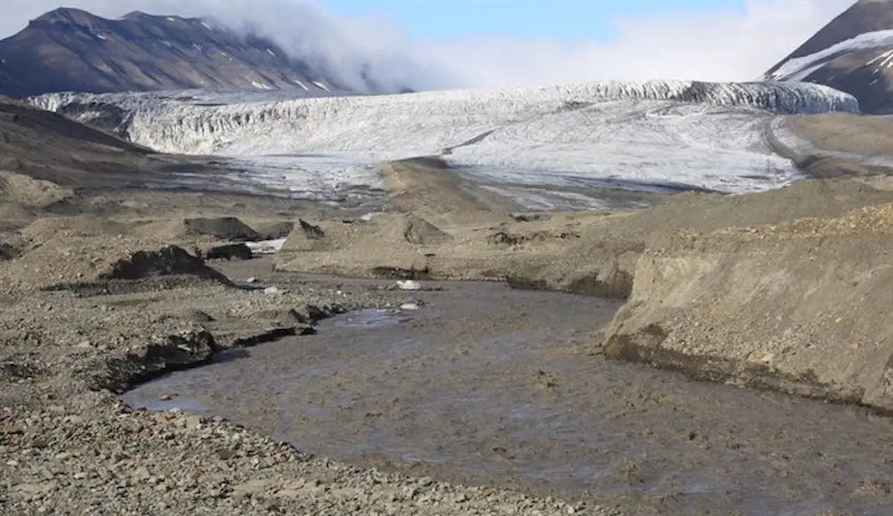 Ríos de deshielo ricos en metano fruto del fracking glacial  / Foto: Leonard Magerl