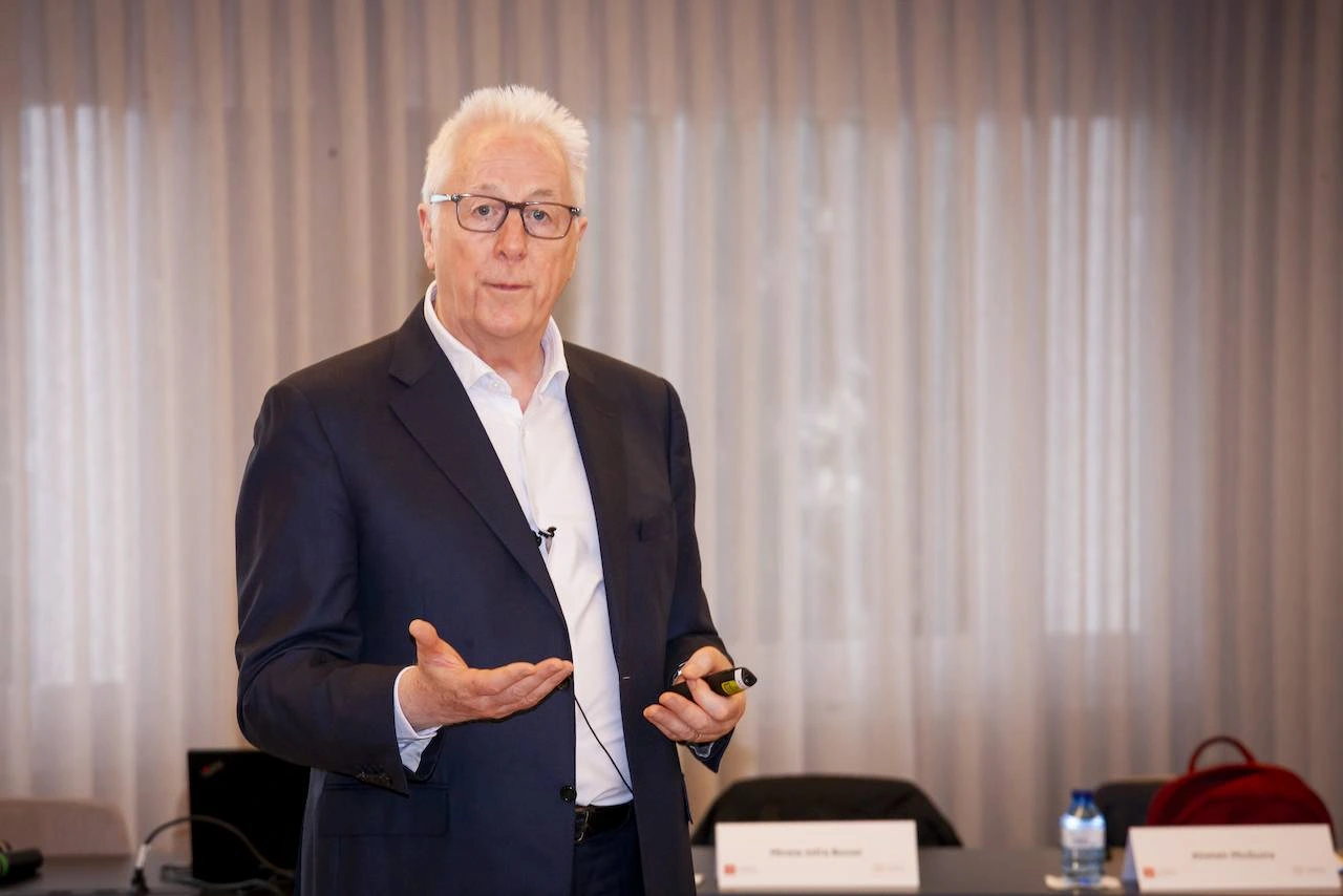 Alistair McGuire, catedrático de Política Sanitaria en la London School of Economics, durante su reciente visita a Madrid. Envejecimiento demografico y gasto sanitario / Foto: F. Ramón Areces